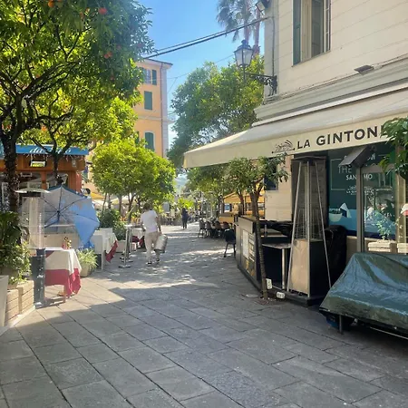 Apartment House Gaudio 38 *